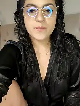 Lia Hurley online show from December 22, 8:36 pm