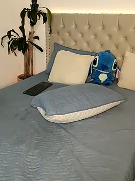 Lia Hurley online show from March 22, 11:42 pm