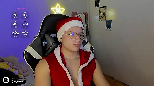Snapshot of AustinSummerr chatting on December 4, 1:09 pm AustinSummerr online show from December 4, 1:09 pm