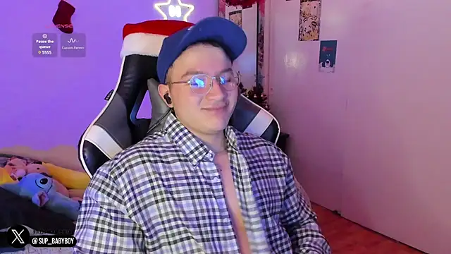 Snapshot of AustinSummerr chatting on December 12, 1:39 pm AustinSummerr online show from December 12, 1:39 pm