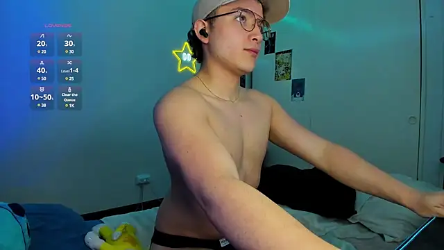 Snapshot of AustinSummerr chatting on January 18, 3:59 pm AustinSummerr online show from January 18, 3:59 pm