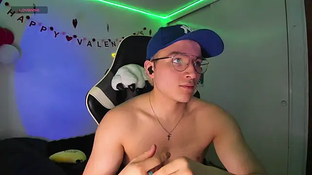 Snapshot of AustinSummerr chatting on February 20, 3:30 pm AustinSummerr online show from February 20, 3:30 pm