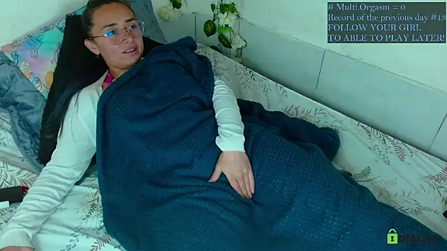 Hot Candy  online show from May 15, 2:07 am