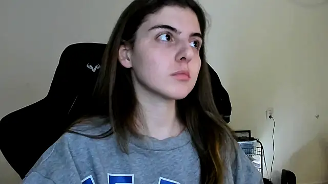 emmamurrr online show from December 21, 8:49 pm