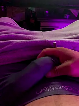 Snapshot of Ghotsniper666 chatting on October 20, 4:13 am Ghotsniper666 online show from October 20, 4:13 am