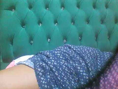 Snapshot of Sexy_Riri chatting on February 14, 2:52 am Sexy Riri online show from February 14, 2:52 am