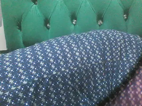 Snapshot of Sexy_Riri chatting on February 19, 1:56 am Sexy Riri online show from February 19, 1:56 am