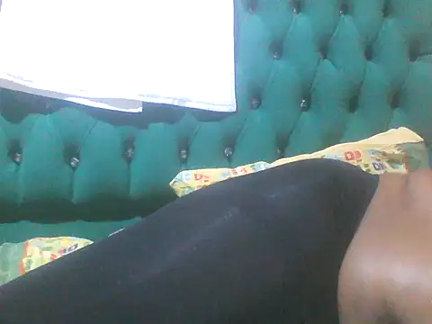 Snapshot of Sexy_Riri chatting on March 10, 8:47 pm Sexy Riri online show from March 10, 8:47 pm