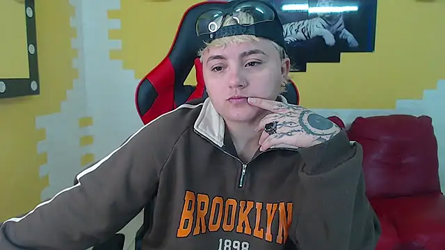 isabeautyx19 online show from December 21, 12:59 pm