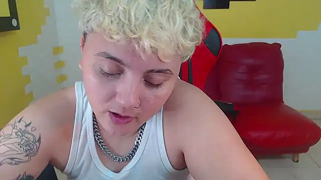 isabeautyx19 online show from December 23, 4:28 pm