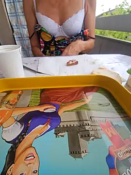 Snapshot of mia69x chatting on July 15, 7:02 am mia69x online show from July 15, 7:02 am