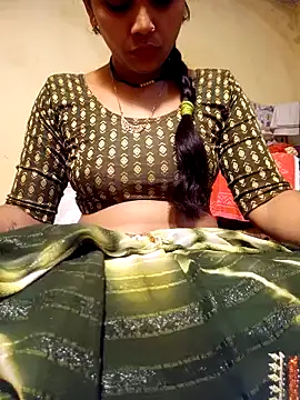 Snapshot of Hi_Radhika chatting on December 26, 4:36 pm Hi Radhika online show from December 26, 4:36 pm