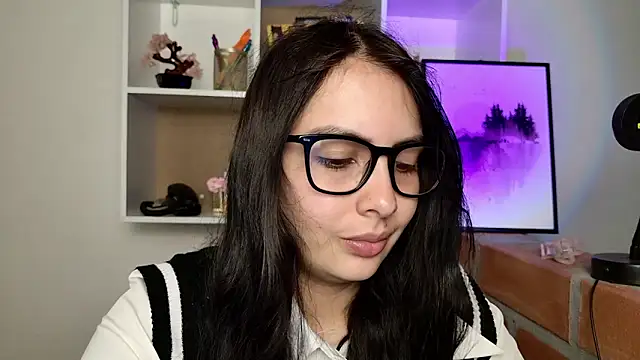 lalawhitte online show from May 19, 9:37 am