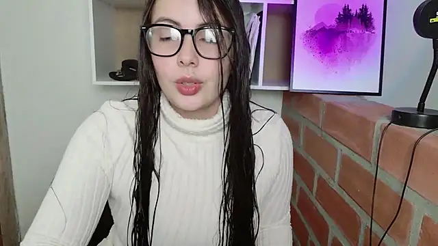 lalawhitte online show from May 21, 9:49 am