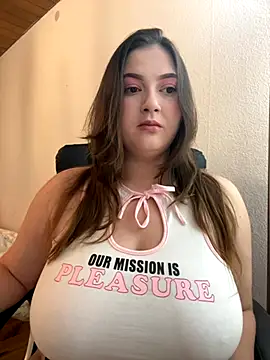 Kamilla Loop online show from October 17, 9:06 pm