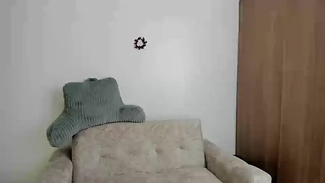 alexandra fiore online show from December 9, 1:51 am