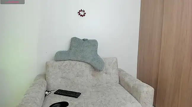 alexandra fiore online show from January 6, 2:37 am