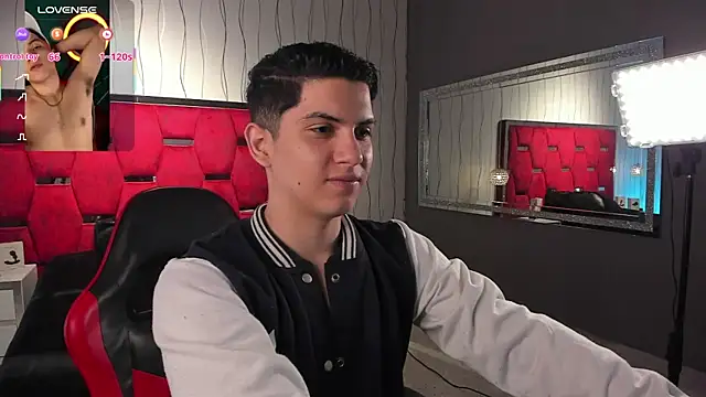 Snapshot of Brat_ chatting on December 21, 4:30 am Brat online show from December 21, 4:30 am