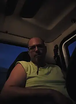 KrazyLegz online show from October 4, 11:58 pm