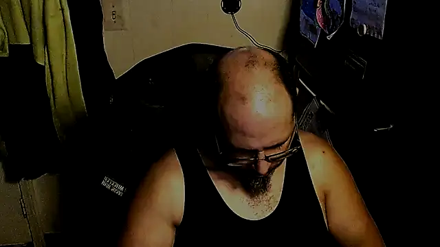 KrazyLegz online show from November 27, 3:08 am