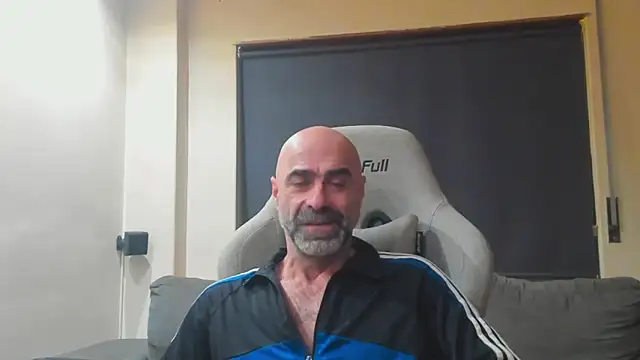 Snapshot of Bicopflirt chatting on February 14, 2:30 am Bicopflirt online show from February 14, 2:30 am