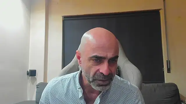 Snapshot of Bicopflirt chatting on February 25, 11:25 pm Bicopflirt online show from February 25, 11:25 pm