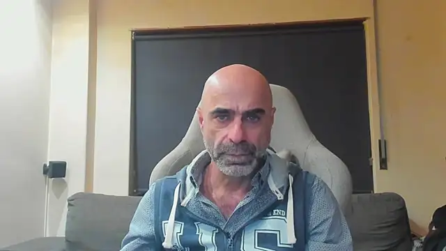 Snapshot of Bicopflirt chatting on March 5, 12:17 am Bicopflirt online show from March 5, 12:17 am