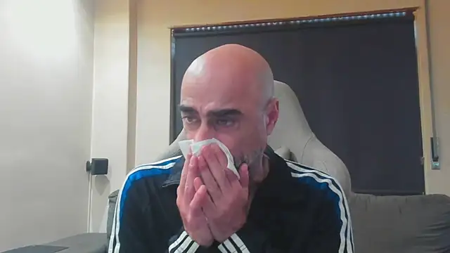 Snapshot of Bicopflirt chatting on March 12, 1:50 pm Bicopflirt online show from March 12, 1:50 pm