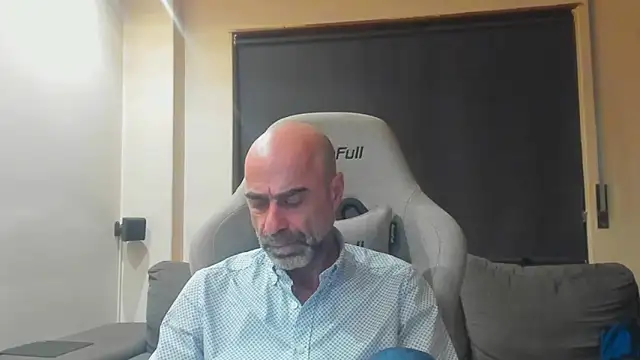 Snapshot of Bicopflirt chatting on March 18, 1:53 am Bicopflirt online show from March 18, 1:53 am