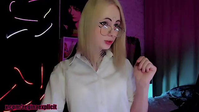 snake  bites online show from January 13, 12:05 am