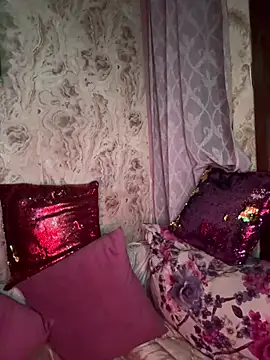 Snapshot of AMBER_SEXY99 chatting on February 21, 12:00 am AMBER SEXY99 online show from February 21, 12:00 am