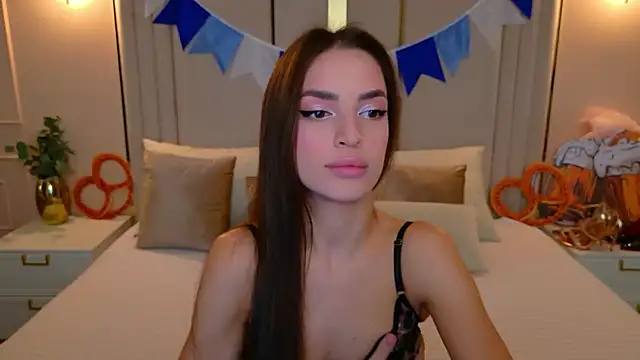 BellaHalles online show from October 4, 5:49 am