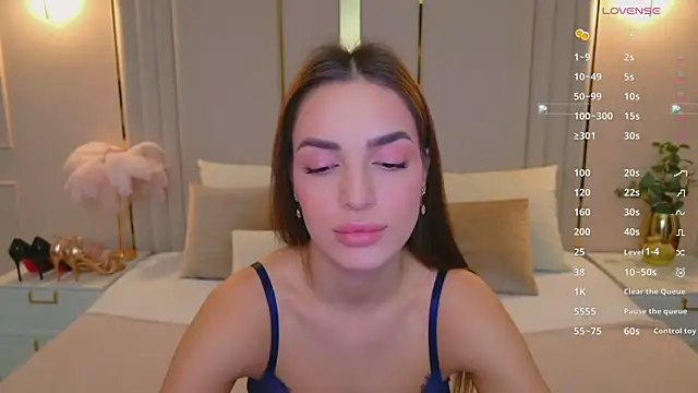 BellaHalles online show from January 6, 6:06 am