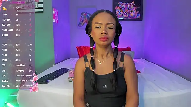 EmmaSmith06 online show from October 20, 5:13 pm