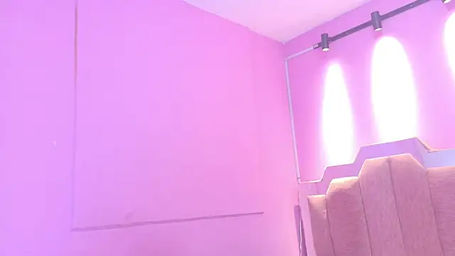 Snapshot of LoveQueen2 chatting on May 4, 12:01 pm LoveQueen2 online show from May 4, 12:01 pm