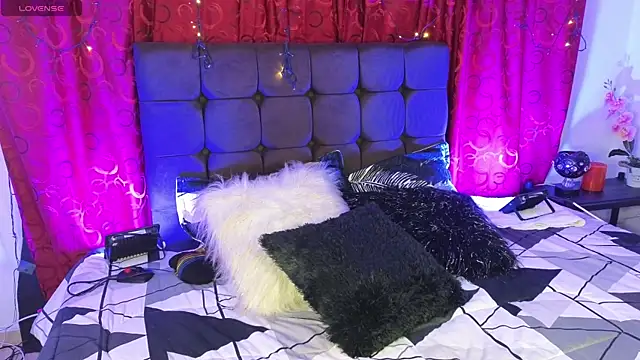 Snapshot of Majuu__ chatting on October 25, 12:02 pm Majuu online show from October 25, 12:02 pm