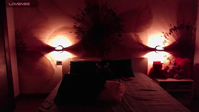 KatherineBisou online show from May 13, 5:43 pm