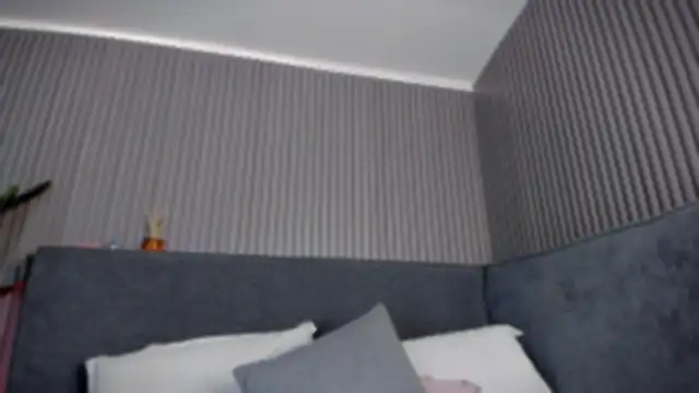 Snapshot of emelie_89 chatting on June 27, 12:33 pm emelie 89 online show from June 27, 12:33 pm