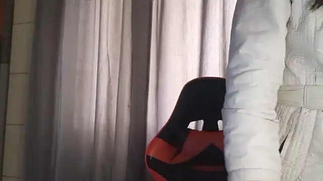 Snapshot of bombomepimenta chatting on November 24, 12:27 pm bombomepimenta online show from November 24, 12:27 pm