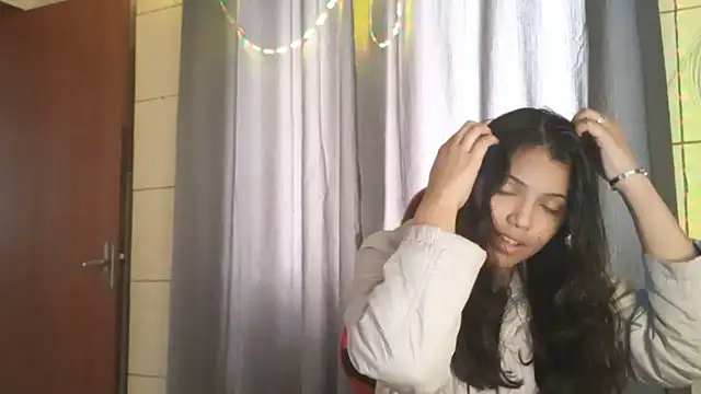 Snapshot of bombomepimenta chatting on December 1, 11:15 am bombomepimenta online show from December 1, 11:15 am