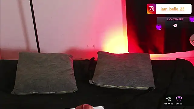 Snapshot of yourtoybella chatting on March 12, 6:25 pm yourtoybella online show from March 12, 6:25 pm