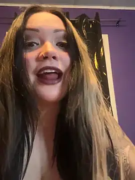 Snapshot of skinwalkingzombie chatting on May 25, 5:46 am skinwalkingzombie online show from May 25, 5:46 am