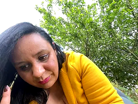 Danielaa a online show from October 28, 9:50 pm