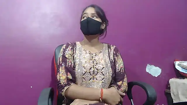 Snapshot of wildbabes chatting on December 7, 9:39 am wildbabes online show from December 7, 9:39 am