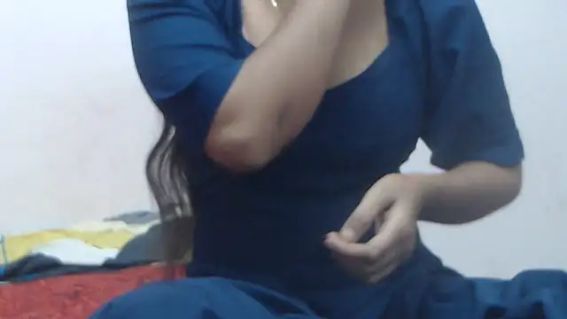 Snapshot of wildbabes chatting on December 30, 12:11 am wildbabes online show from December 30, 12:11 am