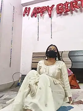 Snapshot of wildbabes chatting on February 2, 7:01 pm wildbabes online show from February 2, 7:01 pm