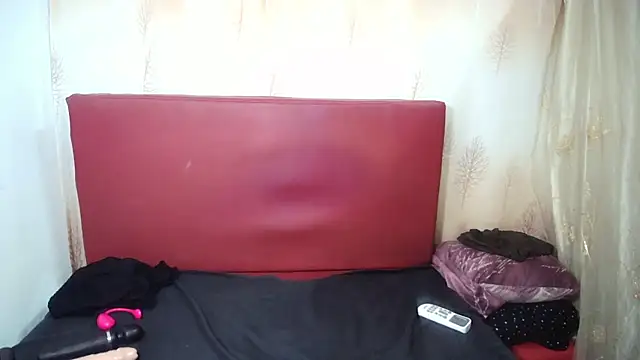 Snapshot of IndianChantal chatting on March 12, 9:13 pm IndianChantal online show from March 12, 9:13 pm
