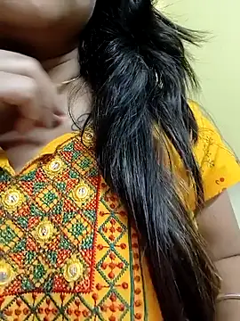 Monalisa Singh online show from December 4, 1:31 pm