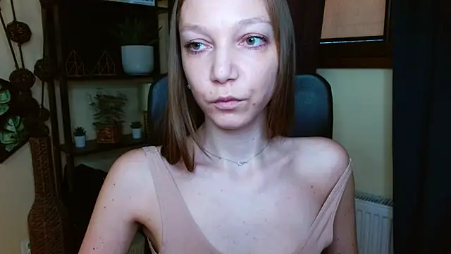 EmillyPlay online show from March 13, 6:42 am