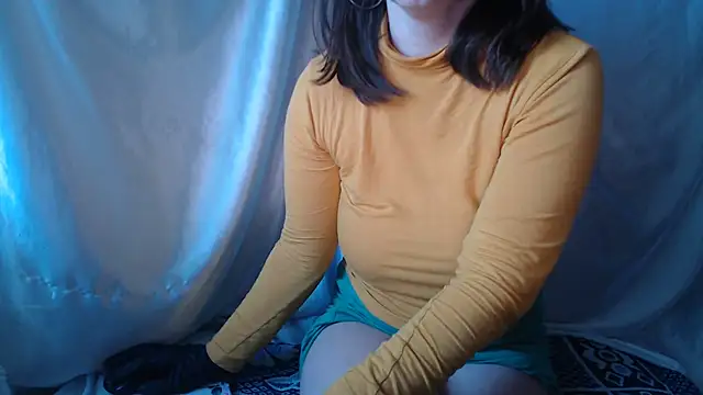 Burberrry  online show from March 18, 5:10 am